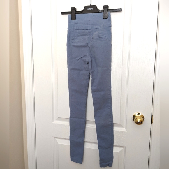 Ultra High Waisted Light Wash Jeggings - Picture 2 of 6